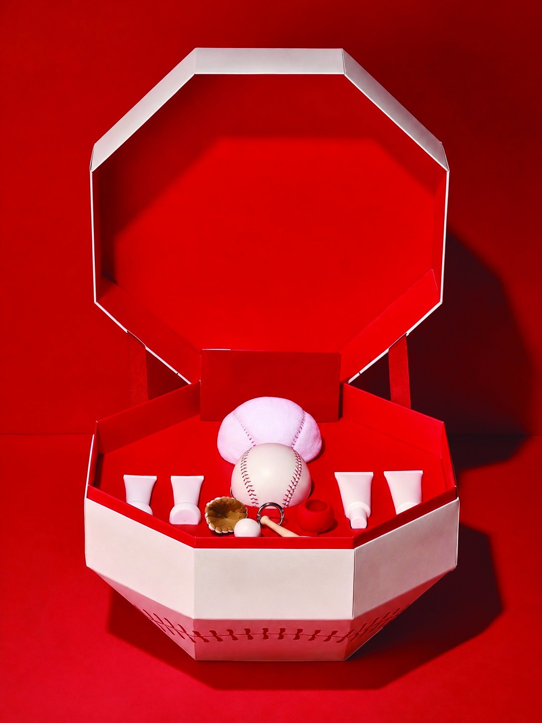 Custom PR kit — engineered reveal packaging