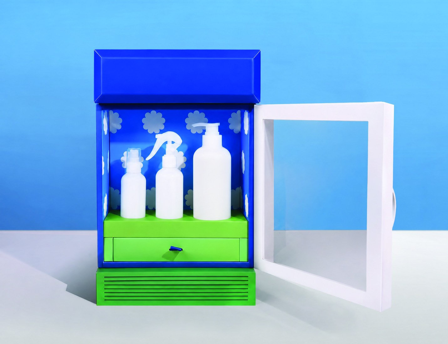 Custom PR kit — engineered reveal packaging